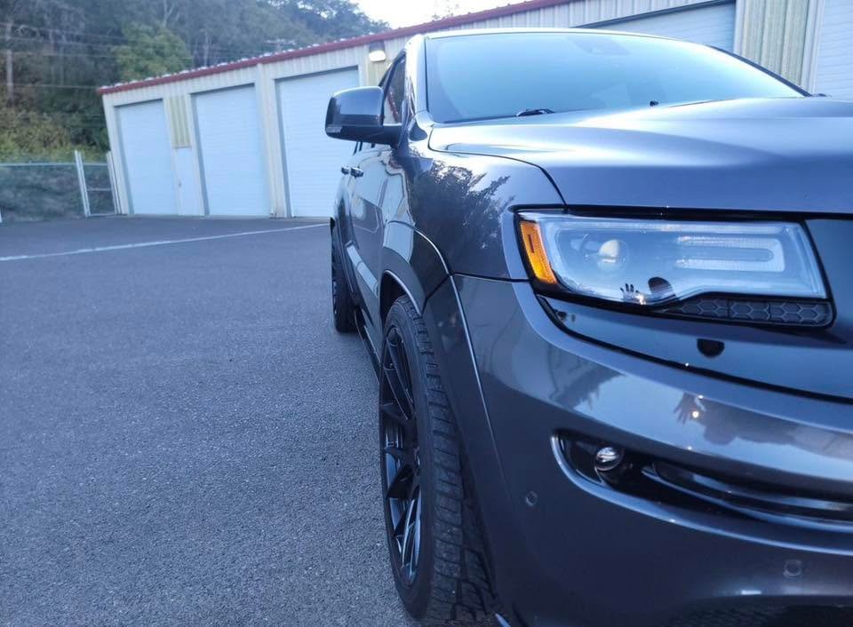 2015 Jeep Grand Cherokee SRT - Image 6