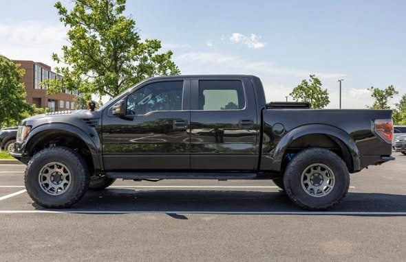 2011 Ford F-150 SVT Raptor - Image 10