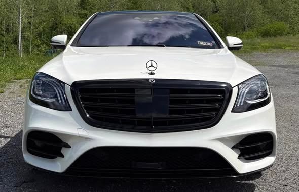 2019 Mercedes-Benz S560 4Matic Sedan - Image 8