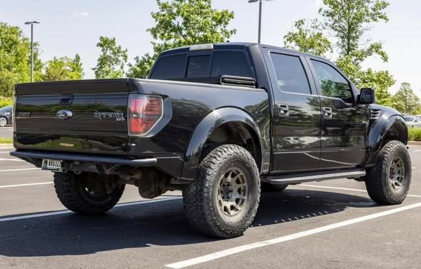 2011 Ford F-150 SVT Raptor - Image 9
