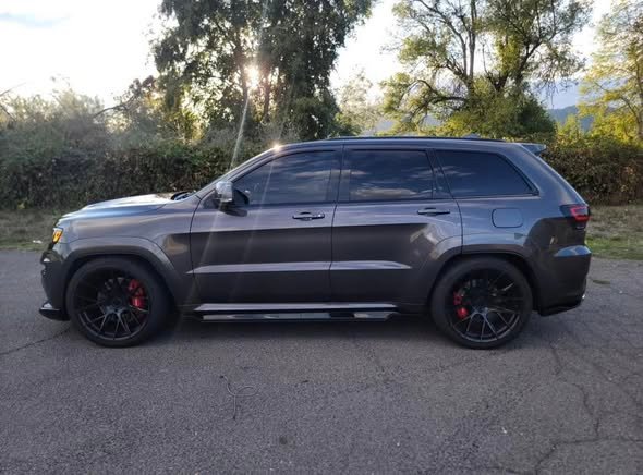 2015 Jeep Grand Cherokee SRT - Image 8