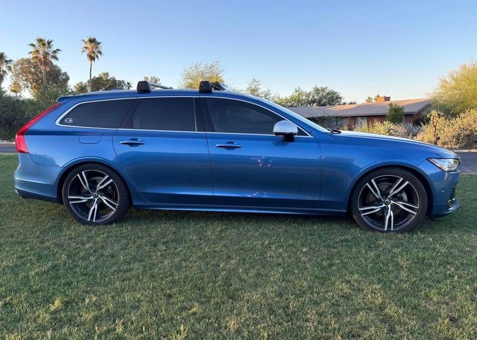 2019 Volvo V90 T5 R-Design - Image 5