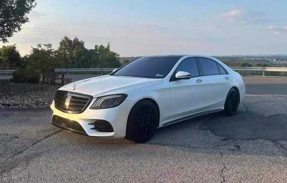 2019 Mercedes-Benz S560 4Matic Sedan - Image 7