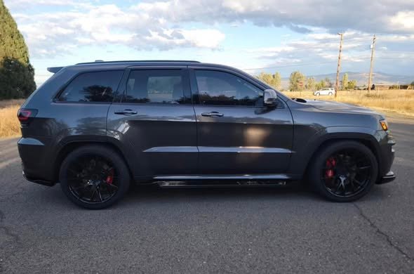 2015 Jeep Grand Cherokee SRT - Image 7