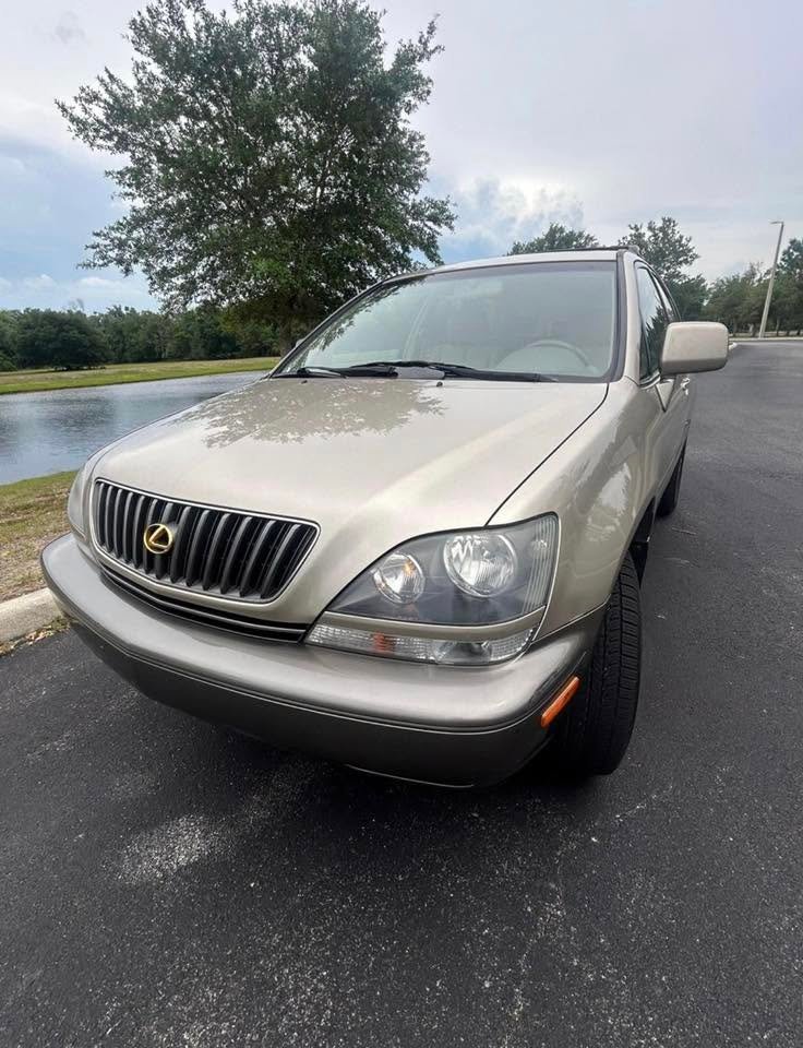 2000 Lexus RX 300 - Image 3