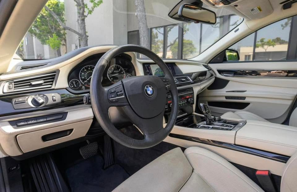 2011 BMW 750Li xDrive - Image 2
