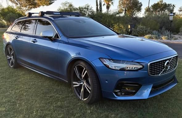 2019 Volvo V90 T5 R-Design - Image 9
