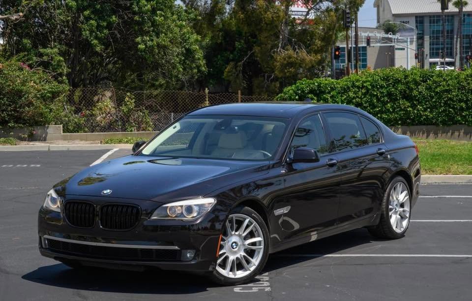 2011 BMW 750Li xDrive - Image 4