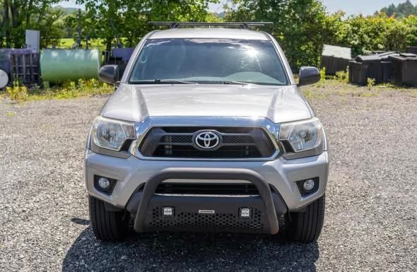 2015 Toyota Tacoma Double Cab 4x4 - Image 4