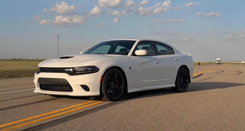 2016 Dodge Charger SRT Hellcat - Image 3