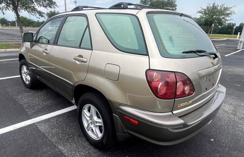 2000 Lexus RX 300 - Image 4