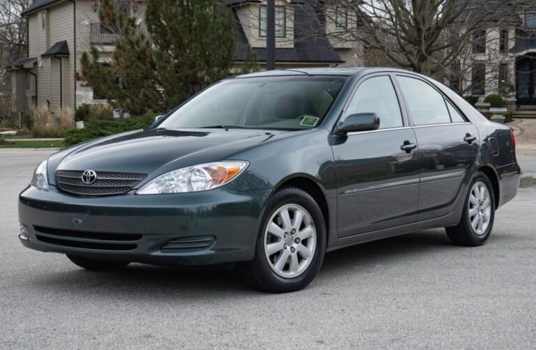 2002 Toyota Camry XLE V6 Sedan