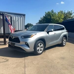 2022 TOYOTA HIGHLANDER LE